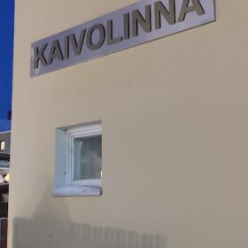 Kaivolinna messinkikirjaimet