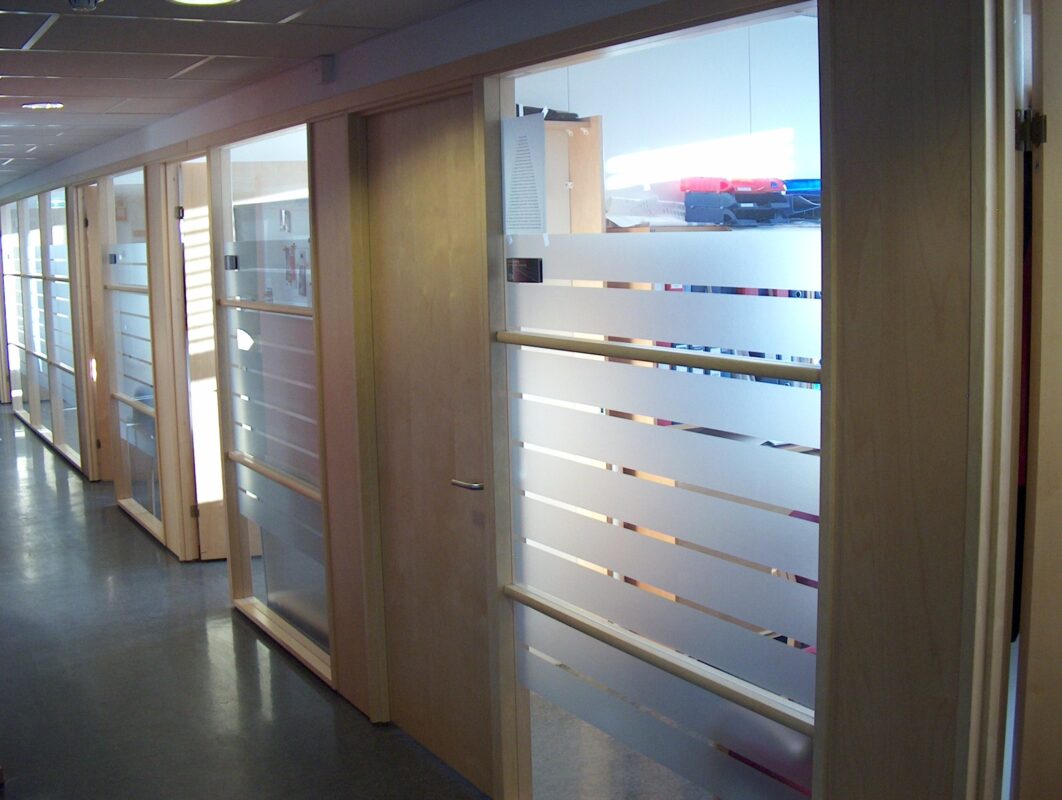 sisustustapetit ja näkösuojateippaus